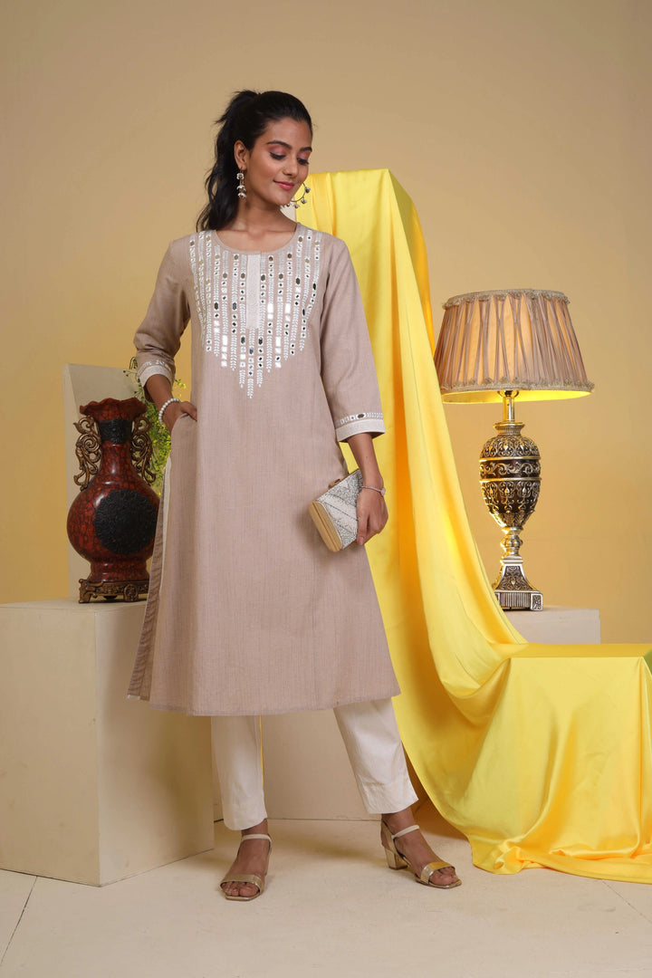 Fantasia Women's Ethnic Wear  Solid KURTA  (F-2750)