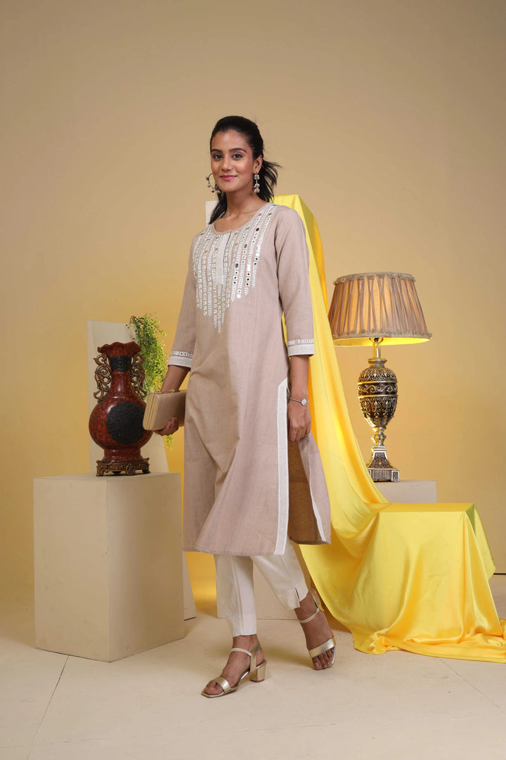 Fantasia Women's Ethnic Wear  Solid KURTA  (F-2750)